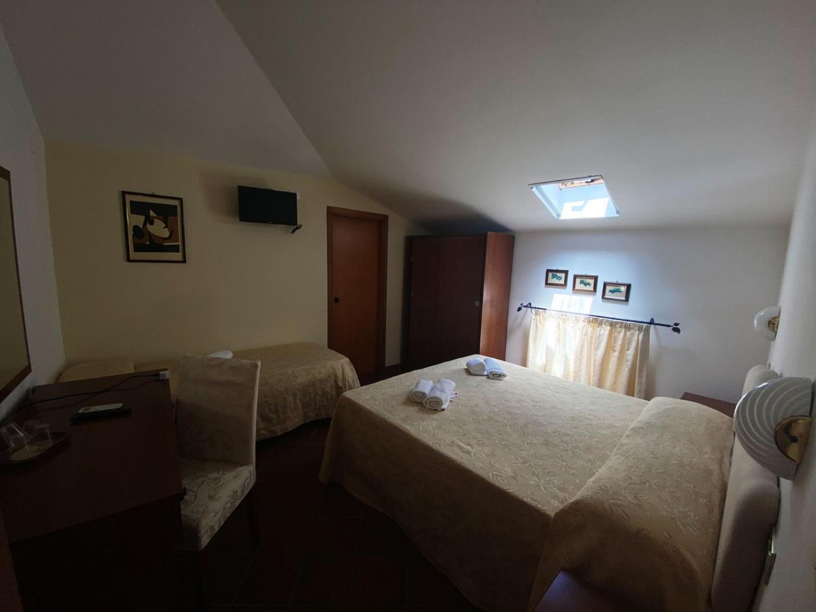 Caterina House Nel Borgo Piu Bello D'Italia San Lucido Phòng bức ảnh